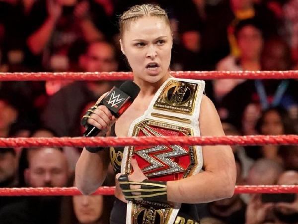 Novedades acerca del futuro de Ronda Rousey. Su planteamiento en un futuro en la compañia de la familia de los McMahon. ¿Qué pasará?