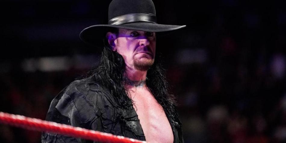 The Undertaker presente en el Performance Center de WWE. Descubre que podría tener en mente el luchador de cara al futuro cercano.
