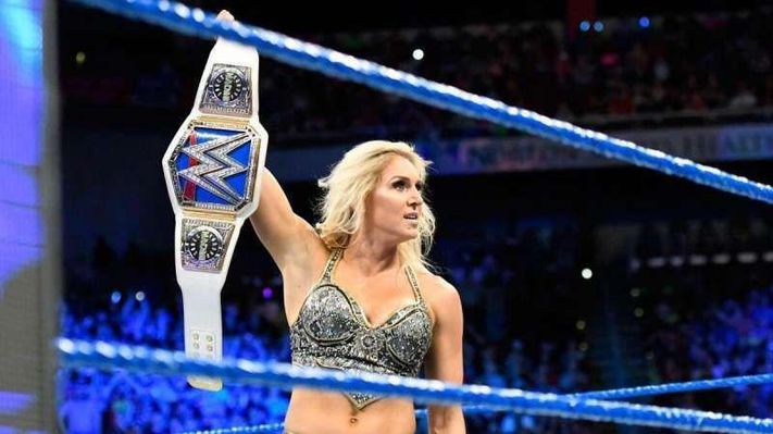 ¿Cuándo se tomo la decisión de hacer campeona a Charlotte? Descubre las novedades acerca del nuevo campeonato que consiguió ayer la luchadora.