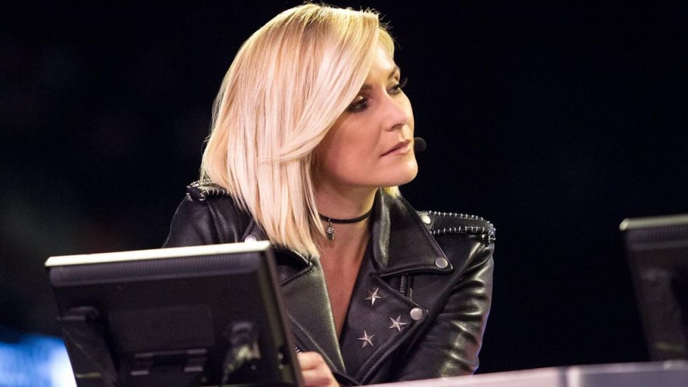 Renee Young podría abandonar la mesa de comentarios de Raw