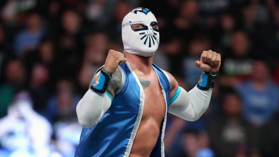 Sin Cara renueva su contrato con WWE