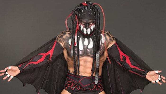"Demon Finn Balor podría aparecer en Wrestlemania. El luchador irlandés aparece caracterizado en la última promoción del evento con su disfraz de demonio.