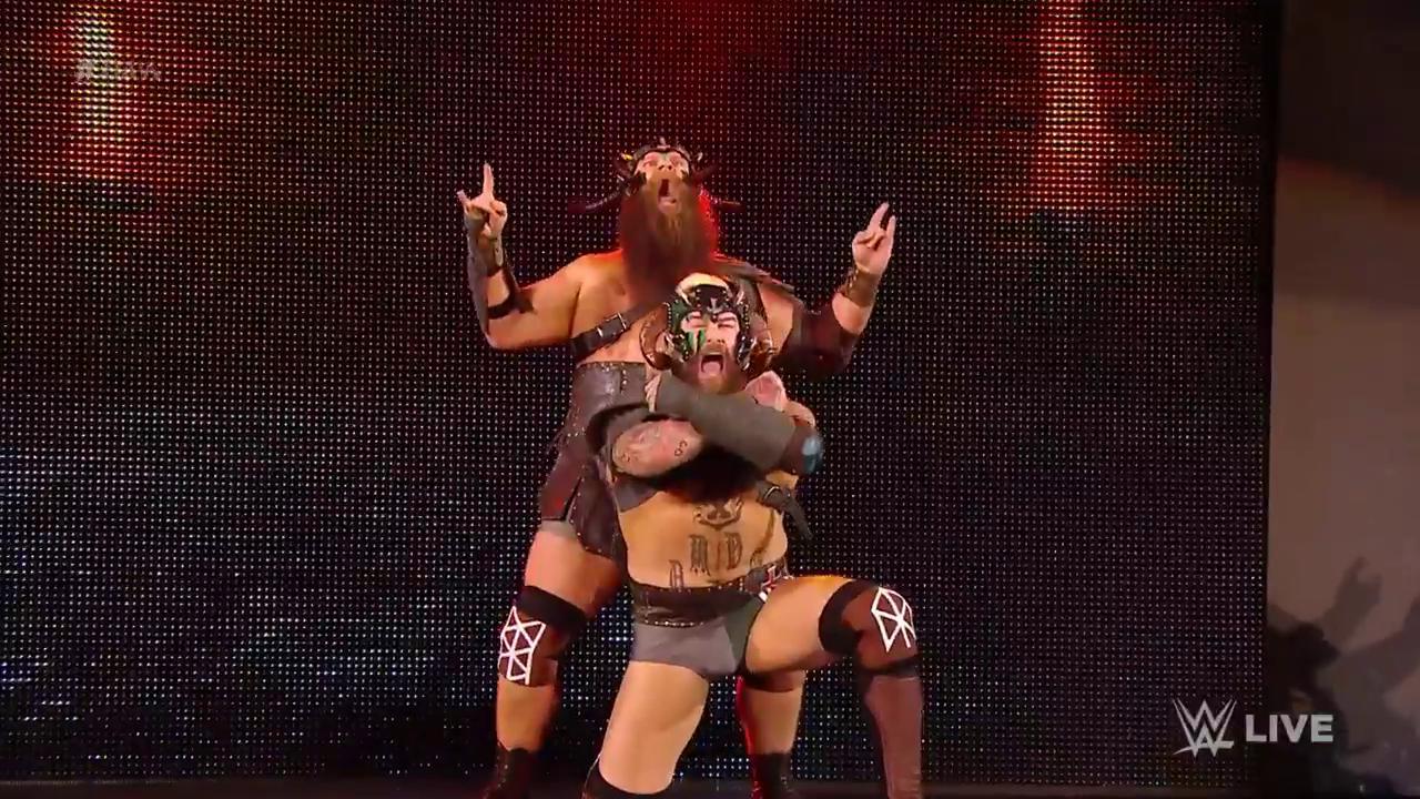 The Viking Experience aparece en WWE RAW The Viking Experience aparece en WWE RAW