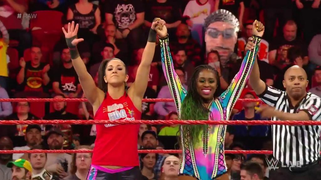 Naomi hace equipo con Bayley en WWE RAW