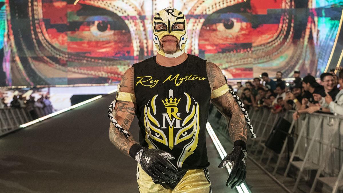Rey Mysterio en cuarentena por coronavirus Rey Mysterio llega a WWE RAW Rey Mysterio en cuarentena por coronavirus