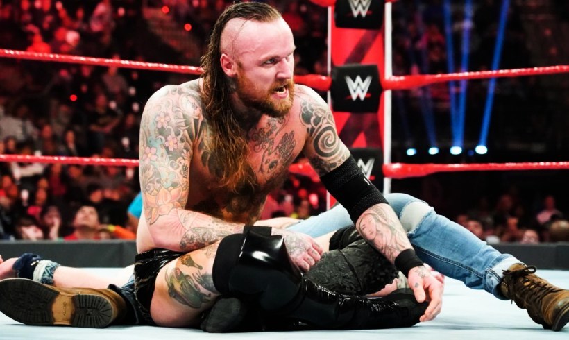 Aleister Black y Sami Zayn no irán a Arabia Saudí Aleister Black y Sami Zayn no irán a Arabia Saudí