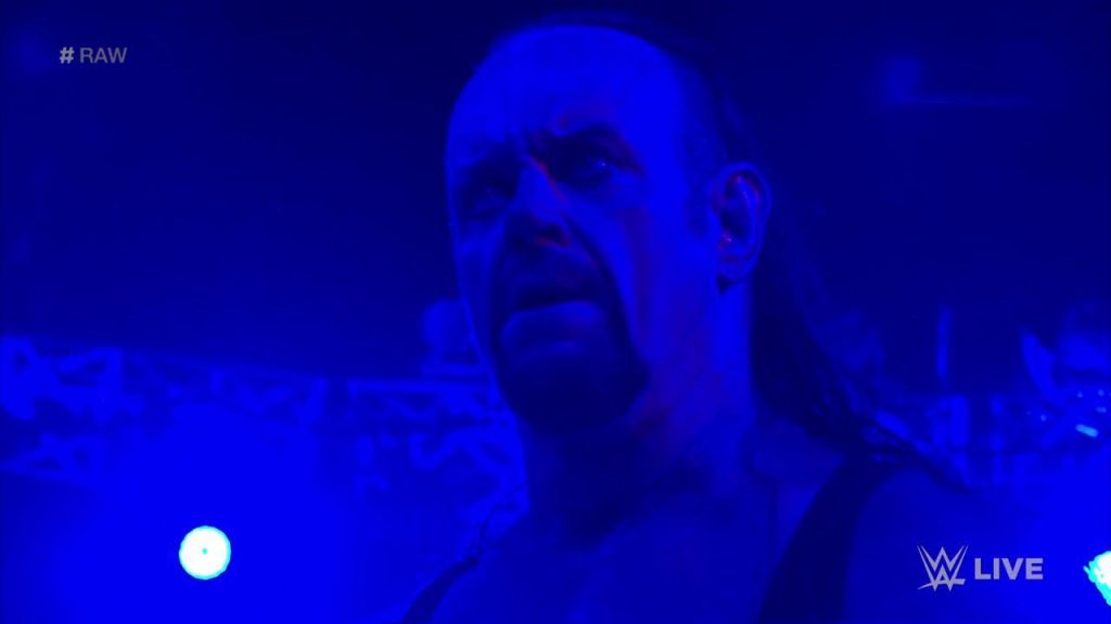 Undertaker reaparece en WWE RAW
