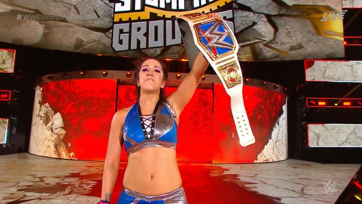 Bayley retiene el campeonato femenino de SmackDown en Stomping Grounds Bayley retiene el campeonato femenino de SmackDown en Stomping Grounds