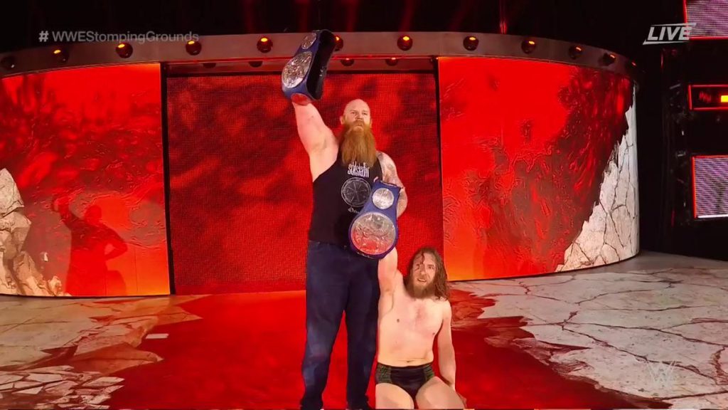 Daniel Bryan y Rowan retienen sus campeonatos en Stomping Grounds