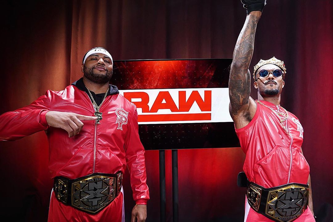 Motivo del debut de Street Profits en Raw