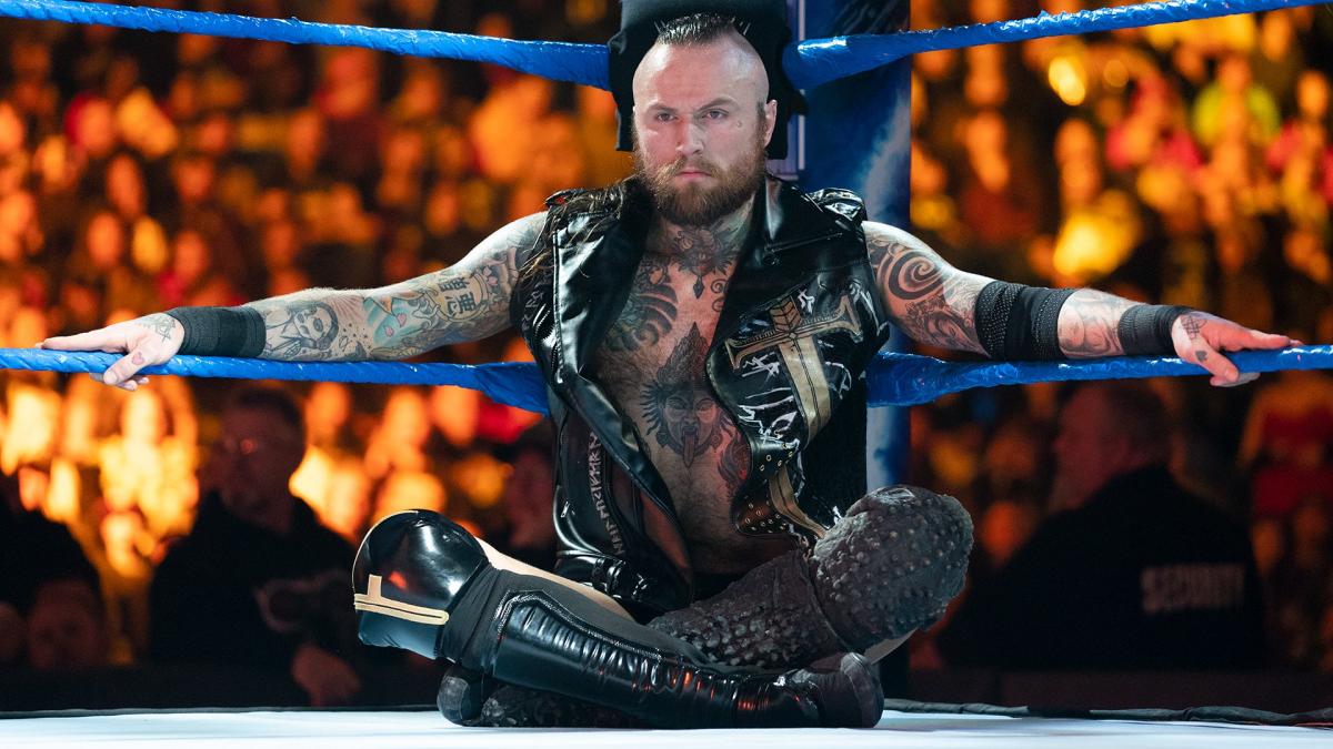 WWE maneja dos rivales para Aleister Black en Extreme Rules