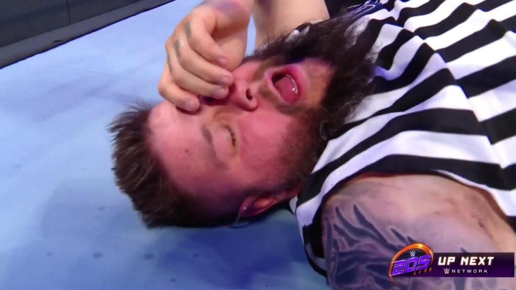 Kevin Owens es despedido por Shane McMahon en SmackDown Live