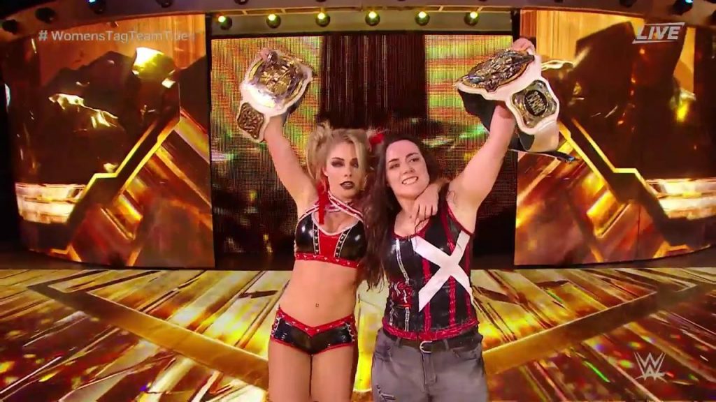 Alexa Bliss & Nikki Cross retienen en Clash of Champions