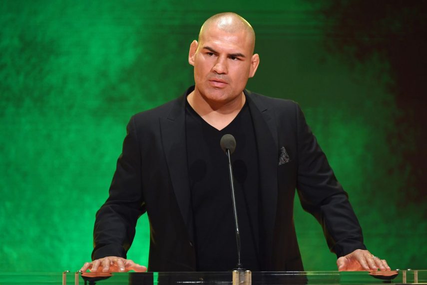 Motivo del despido de Caín Velásquez de WWE Cain Velasquez WrestleMania