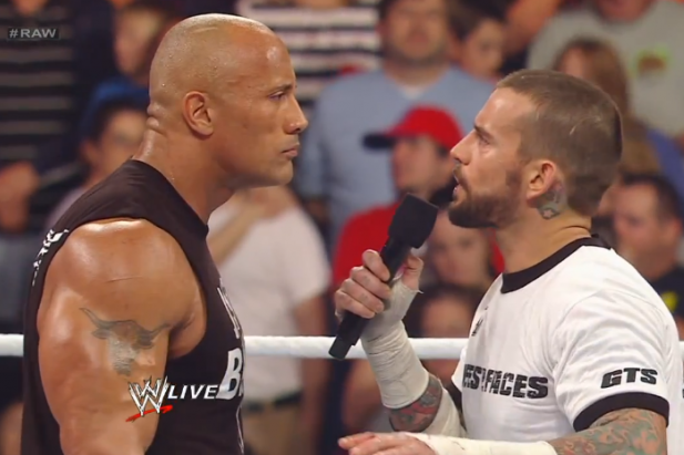 CM Punk invita a The Rock a llamarle durante SmackDown en FOX