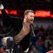 Sami Zayn se enfrenta a un fan homófobo Sami Zayn fan