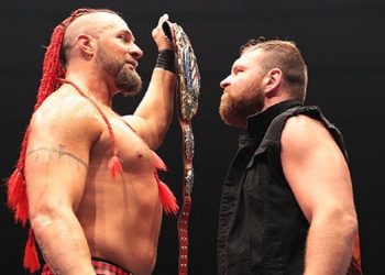 Jon Moxley regresa a NJPW y reta a Lance Archer a una lucha