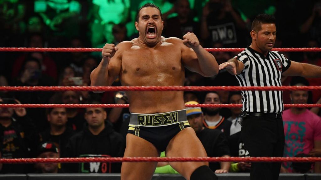 Rusev renovar WWE