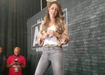 Britt Baker se encargó de la promo de Full Gear
