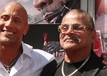 The Rock desvela la causa de la muerte de Rocky Johnson