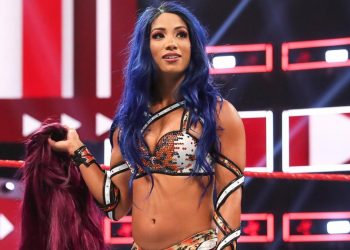 Sasha Banks no participó en Royal Rumble por lesión