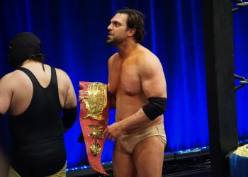 Aron Stevens título