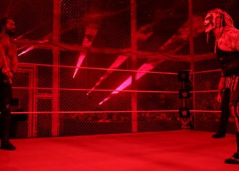 The Fiend luces rojas