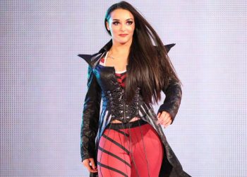 Recuerda consultar TurnHeelWrestling para estar al tanto de las últimas noticias sobre WWE, AEW y demás compañías de Pro Wrestling. Además, puedes seguirnos en nuestras redes sociales para no perderte ninguna de las novedades: Twitter, Facebook, Discord, YouTube, Twitch e Instagram.