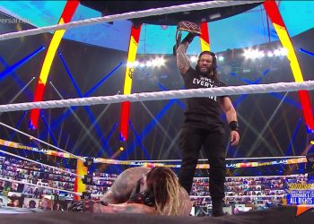 Roman Reigns regresa a WWE tras la victoria de The Fiend