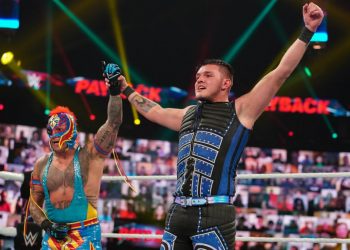 ¿Dominik Mysterio usaría máscara en un futuro?