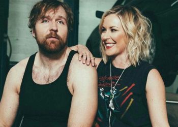 Jon Moxley habla sobre la situación de Renee Young