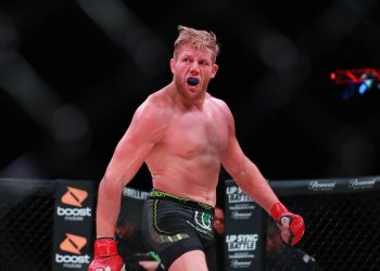 Jake Hager podría luchar en Bellator 250