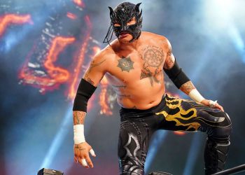 Rey Fénix cae lesionado y no podrá luchar ante Kenny Omega