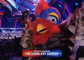Se desvela la identidad de Gobbledy Gooker en Survivor Series 2020