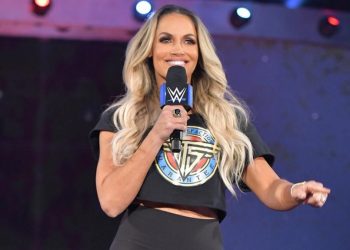 Motivo de la ausencia de Trish Stratus en WWE RAW