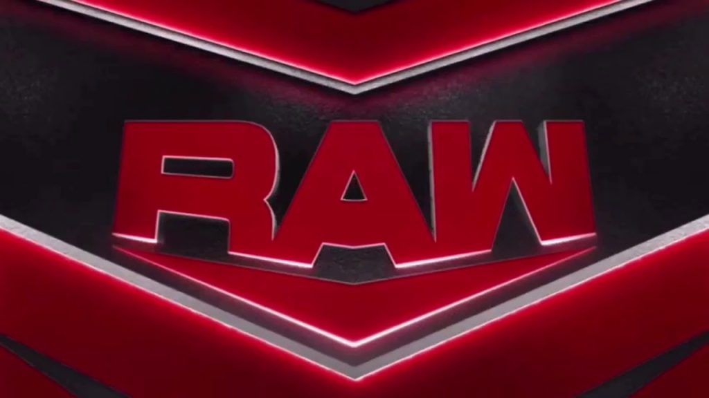Varias superestrellas en backstage durante el último episodio de RAW