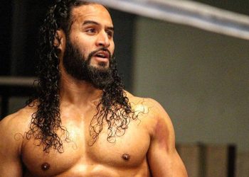 Tama Tonga carga duramente contra AEW