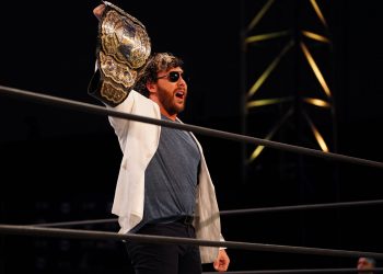 Kenny Omega afirma que WWE está desesperada después del éxito de AEW