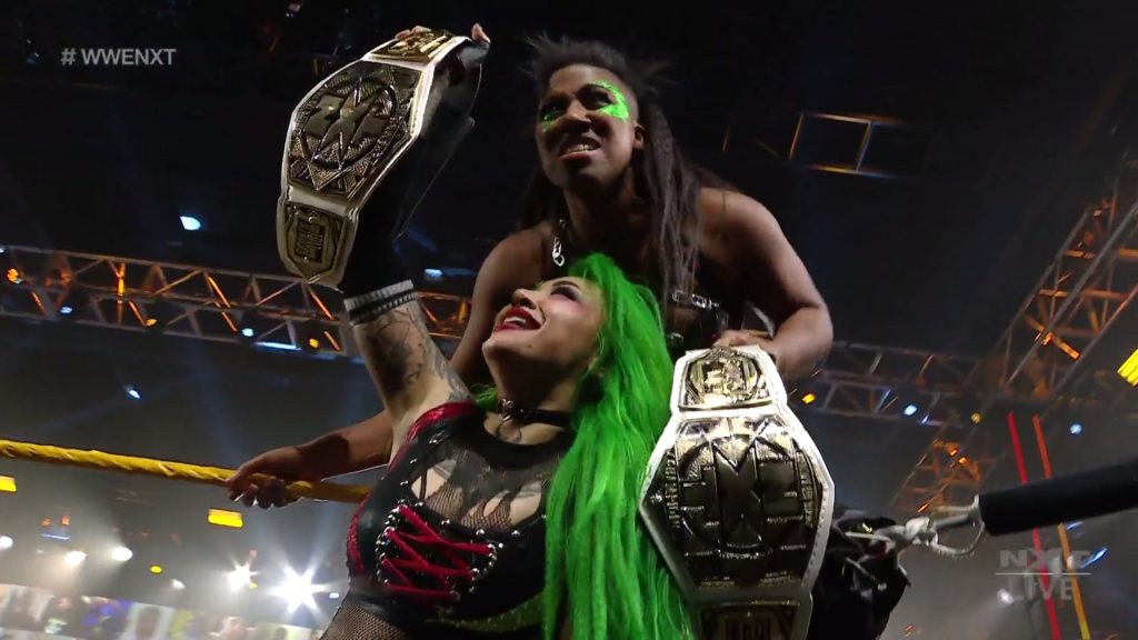 Shotzi Blackheart y Ember Moon se convierte en las nuevas Campeonas por Parejas de NXT