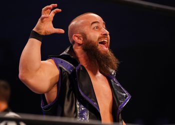 John Silver sufre una lesión durante su combate ante Darby Allin en AEW Dynamite