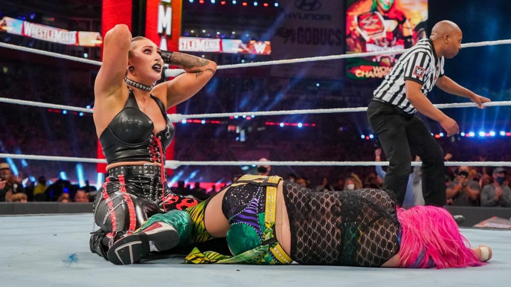 Rhea Ripley gana el Campeonato Femenino de RAW en WrestleMania 37