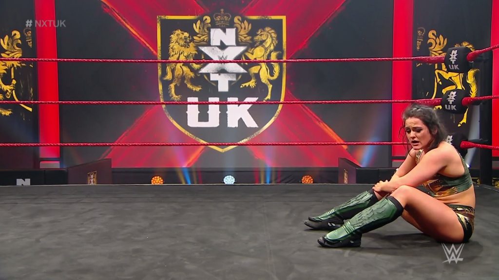 Aoife Valkyrie después de su derrota en NXT UK