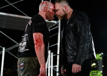 Nick Gage y Jon Moxley en GCW rSpring Break