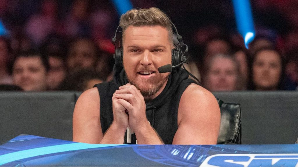 Pat McAfee no está orgulloso de su debut como comentarista de SmackDown