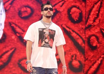 Triple H confirma que tendrá una reunión programada con Bad Bunny