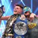 Rey Mysterio y Dominik, campeones