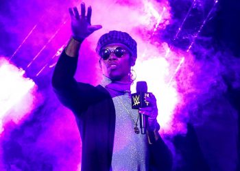 Booker T reconoce que ha estado en contacto con Velveteen Dream y que este quiere regresar al negocio