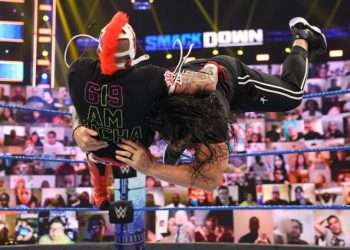 Roman Reigns y Rey Mysterio en SmackDown
