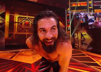 Seth Rollins derrota a Cesaro en WWE Hell in a Cell 2021
