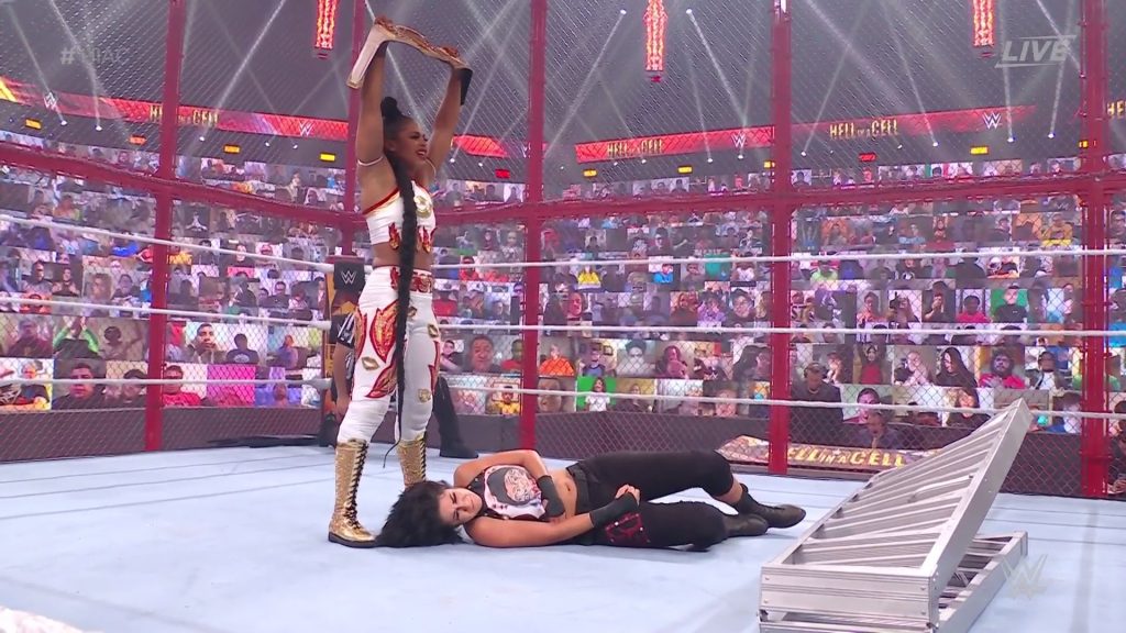 Bianca Belair retiene el Campeonato Femenino de SmackDown en WWE Hell in a Cell 2021